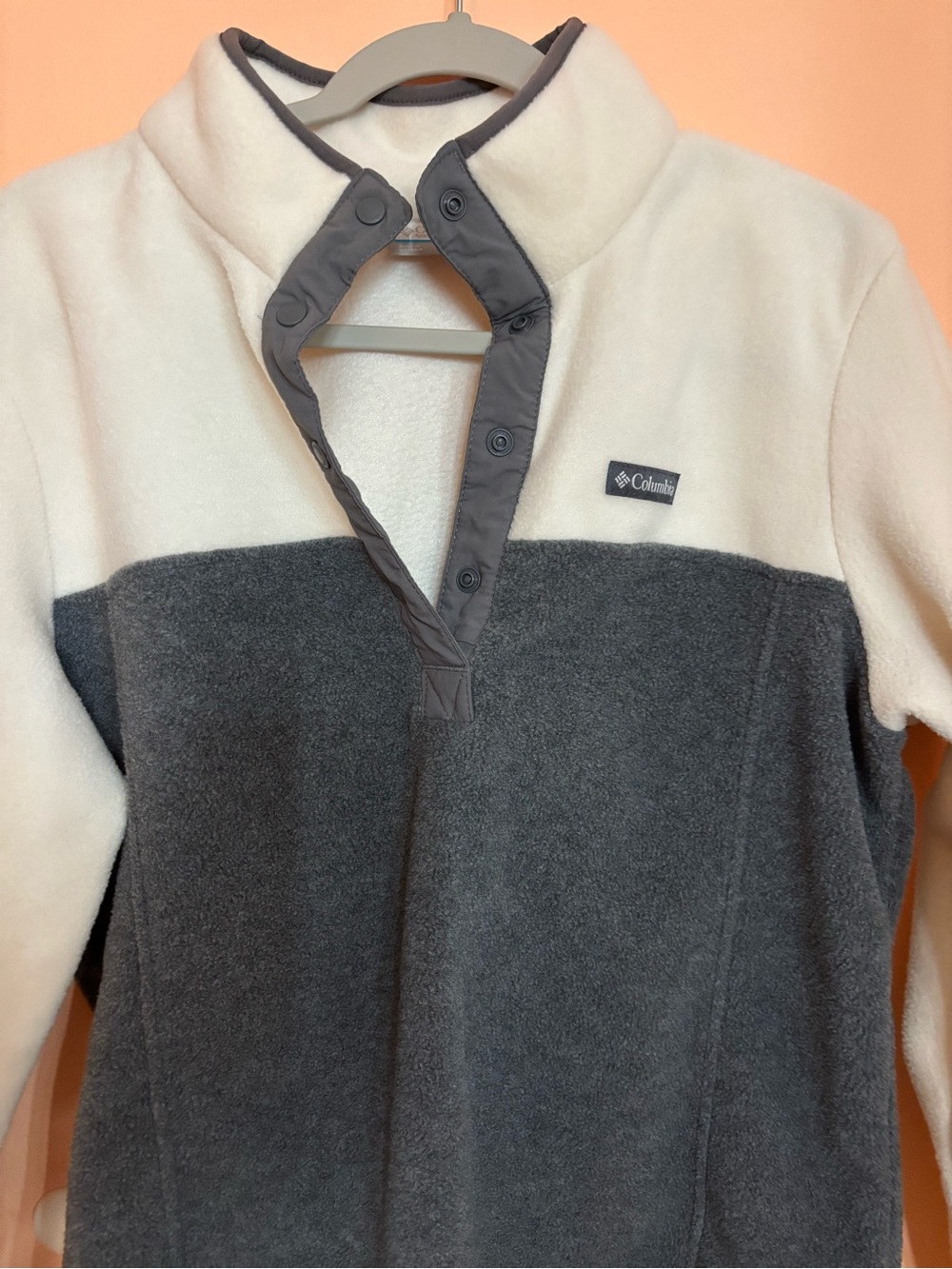Columbia Women's Gray and Cream Fleece Pullover